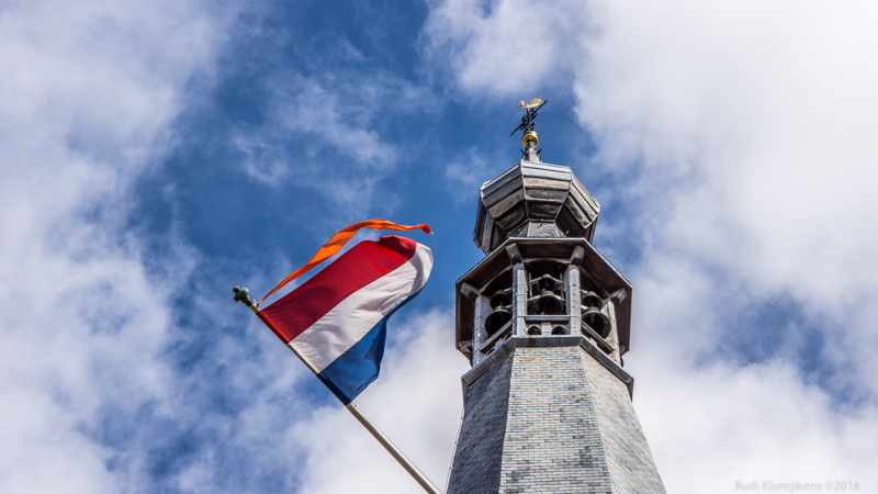 Tilburgse Beiaard met vlag